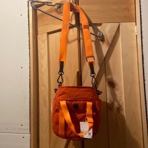 Dash all day bucket bag